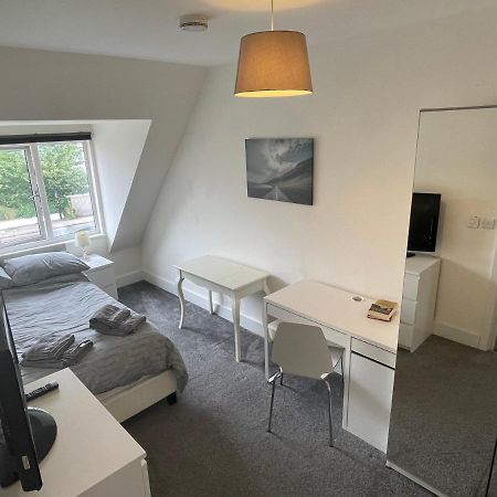 2 Bedroom 2 Bathroom Apartment 8 Including Free Parking Бромли Экстерьер фото