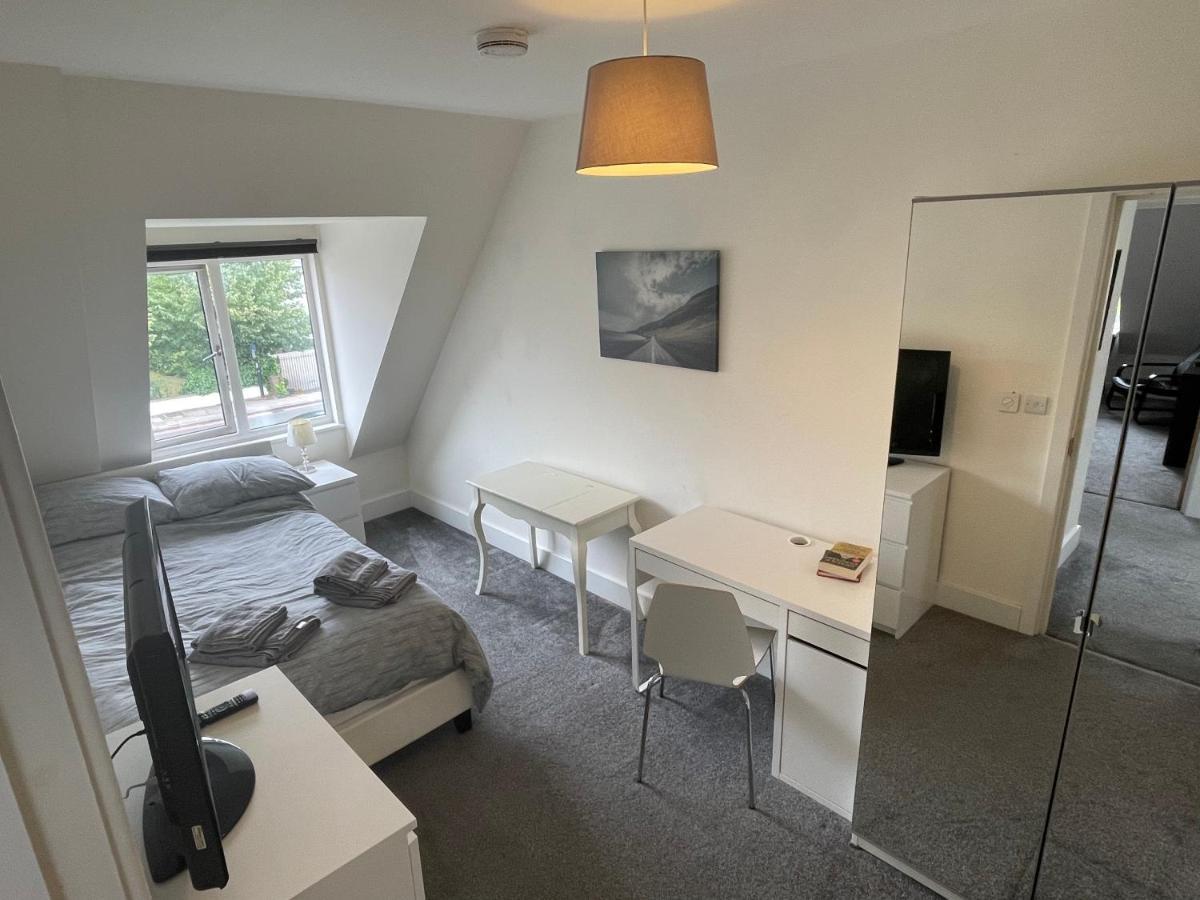 2 Bedroom 2 Bathroom Apartment 8 Including Free Parking Бромли Экстерьер фото